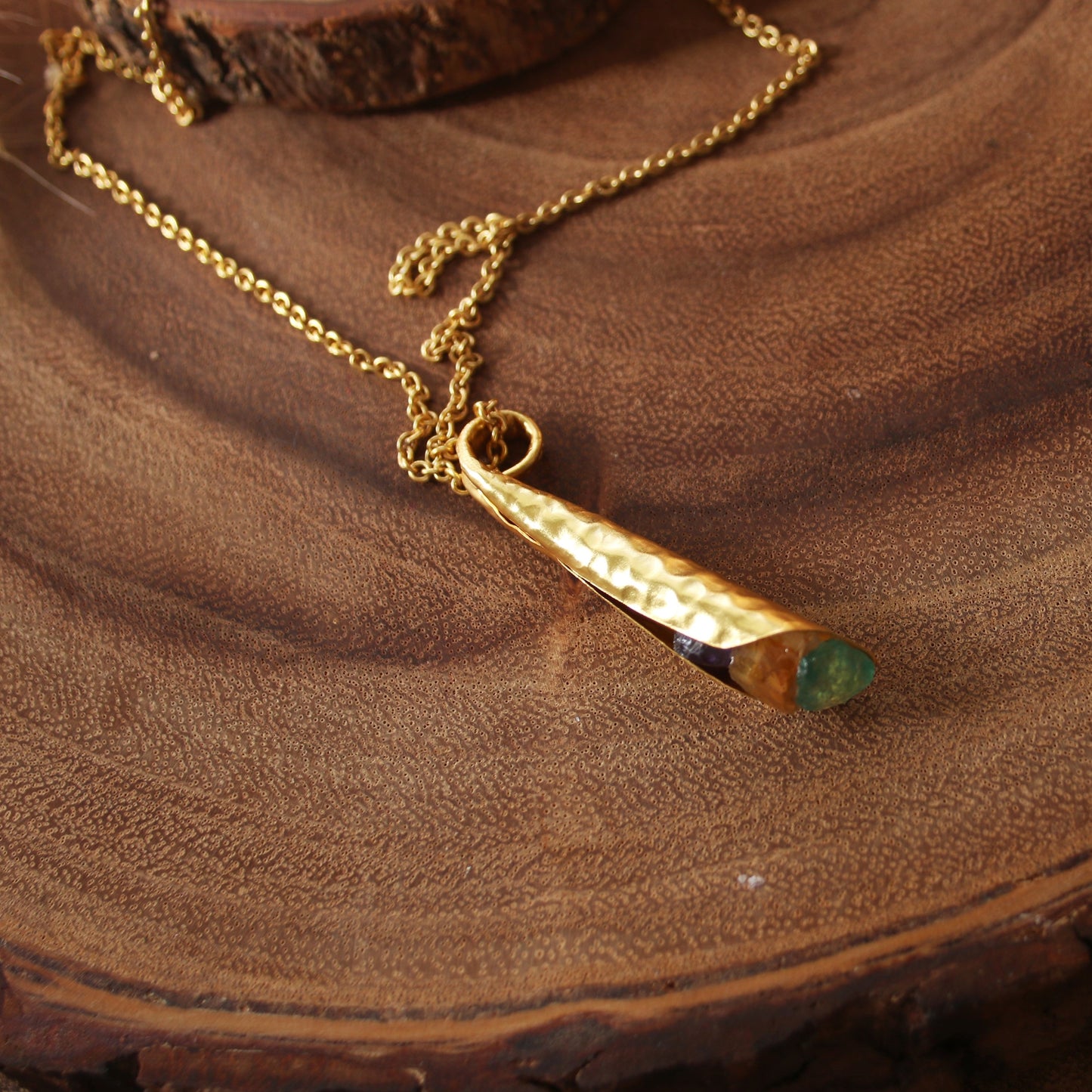 Nepenthes Pendant - The Glam Harbor