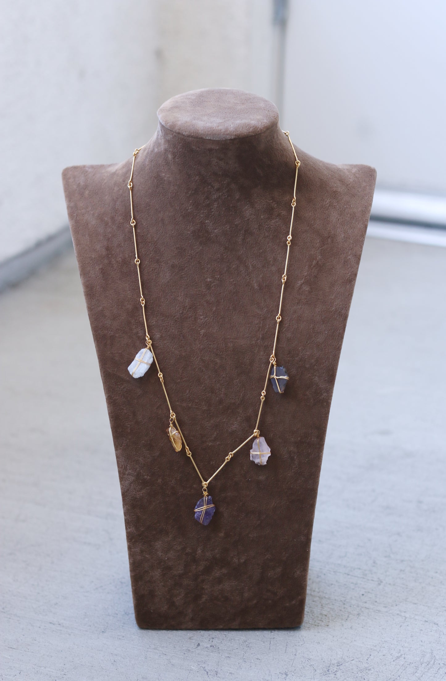 NATURAL STONE WIRE WRAPPED NECKLACE - The Glam Harbor