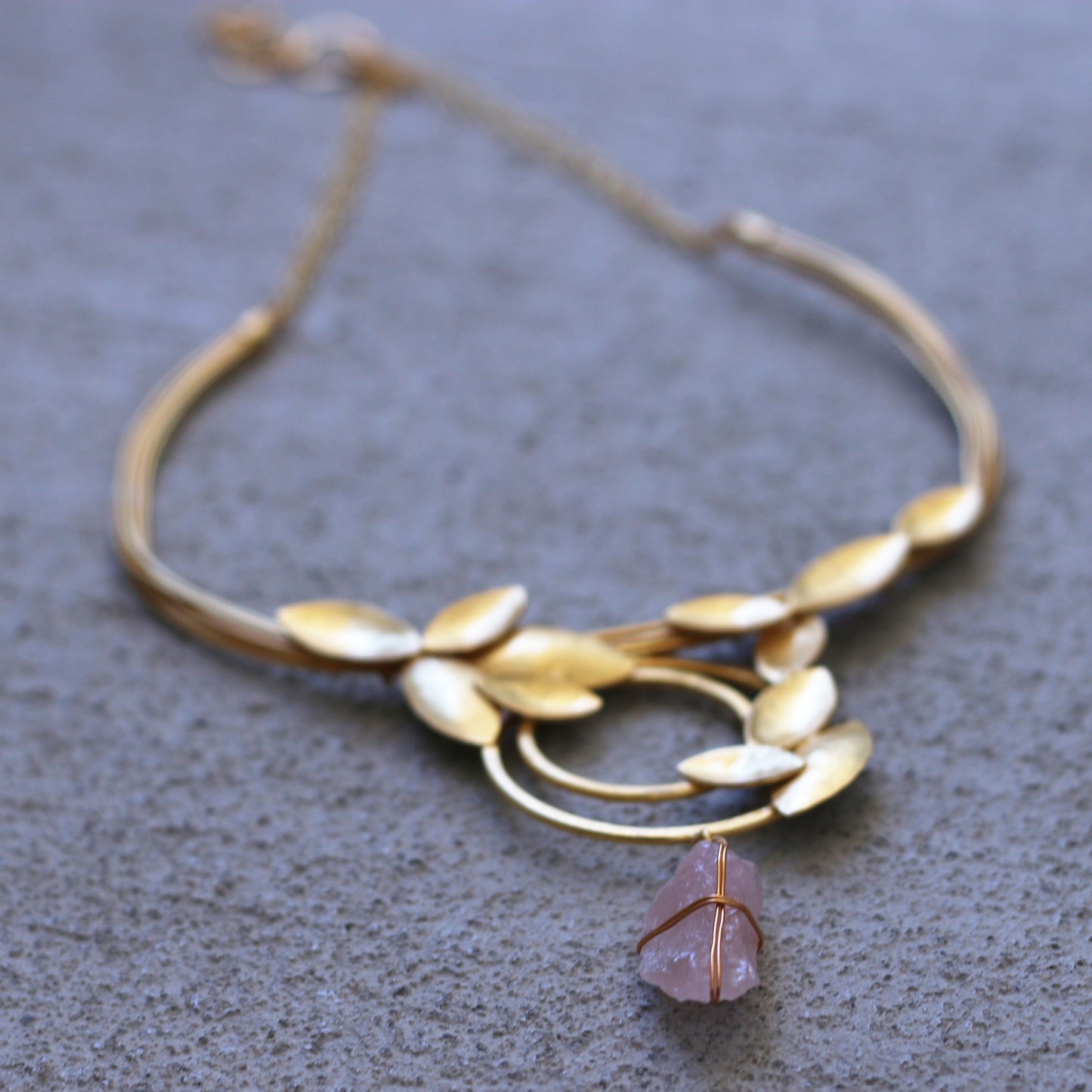 COIL LEAF CHOKER - The Glam Harbor
