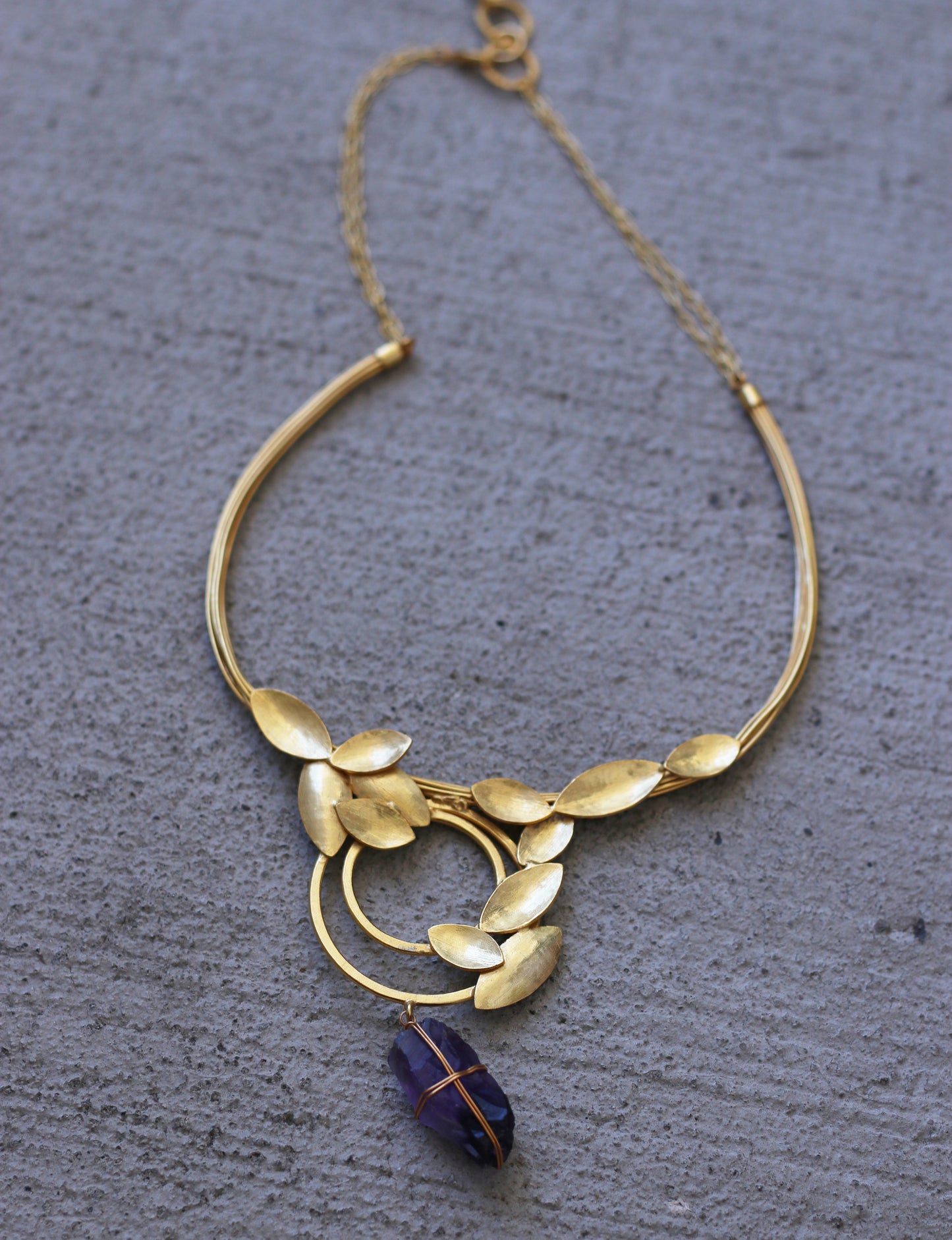COIL LEAF CHOKER - The Glam Harbor