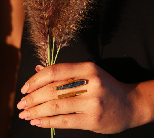 KYANITE BAR RING - The Glam Harbor