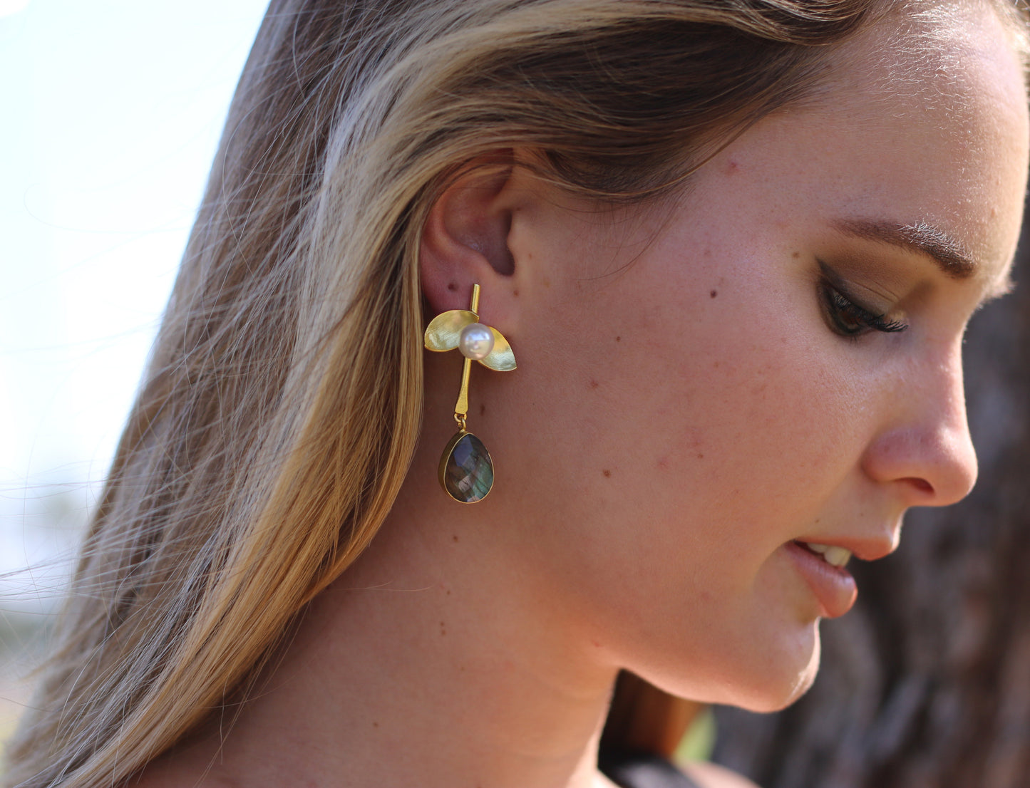 Pearl leaf drop earrings - The Glam Harbor