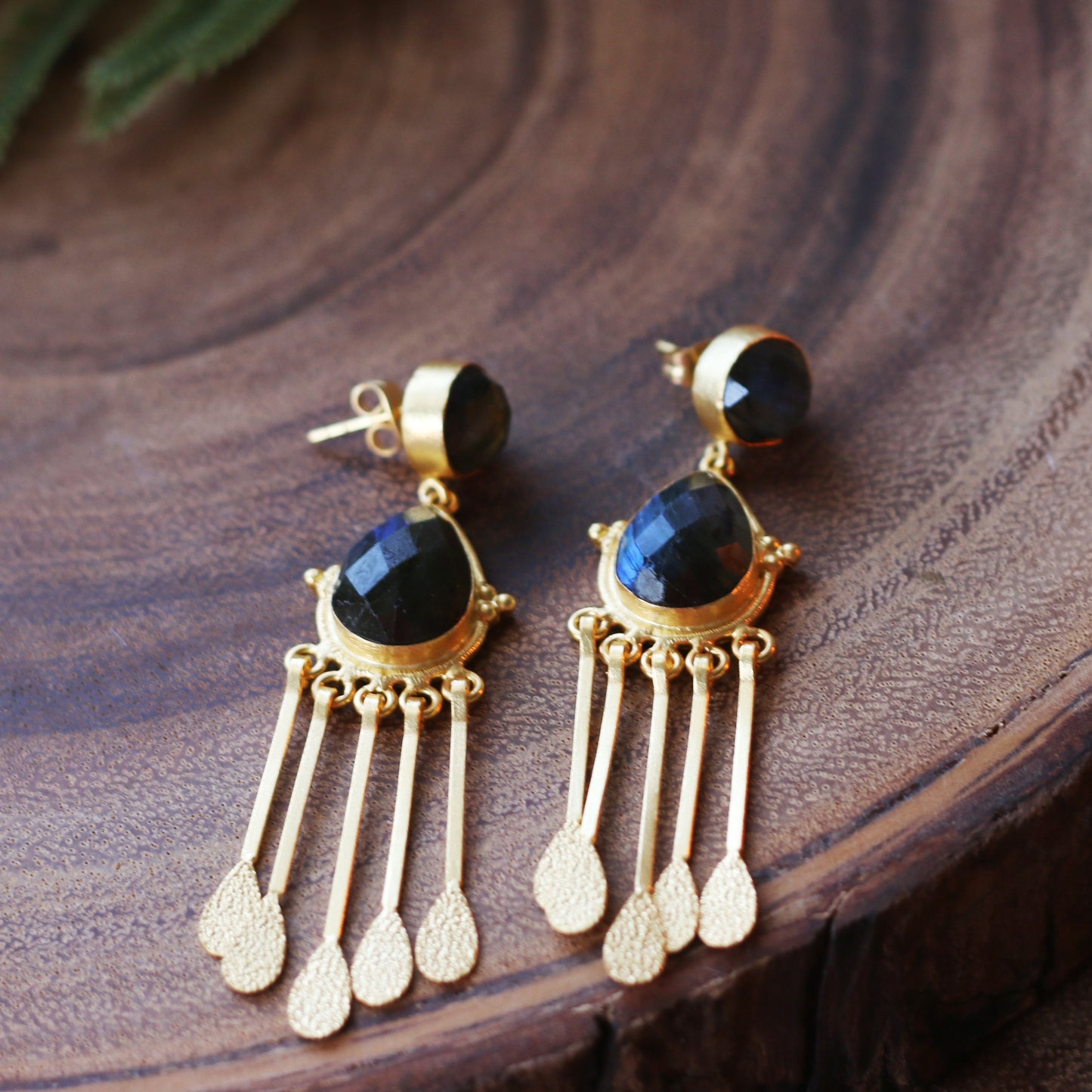 EGYPTIAN DANGLES EARRINGS - The Glam Harbor