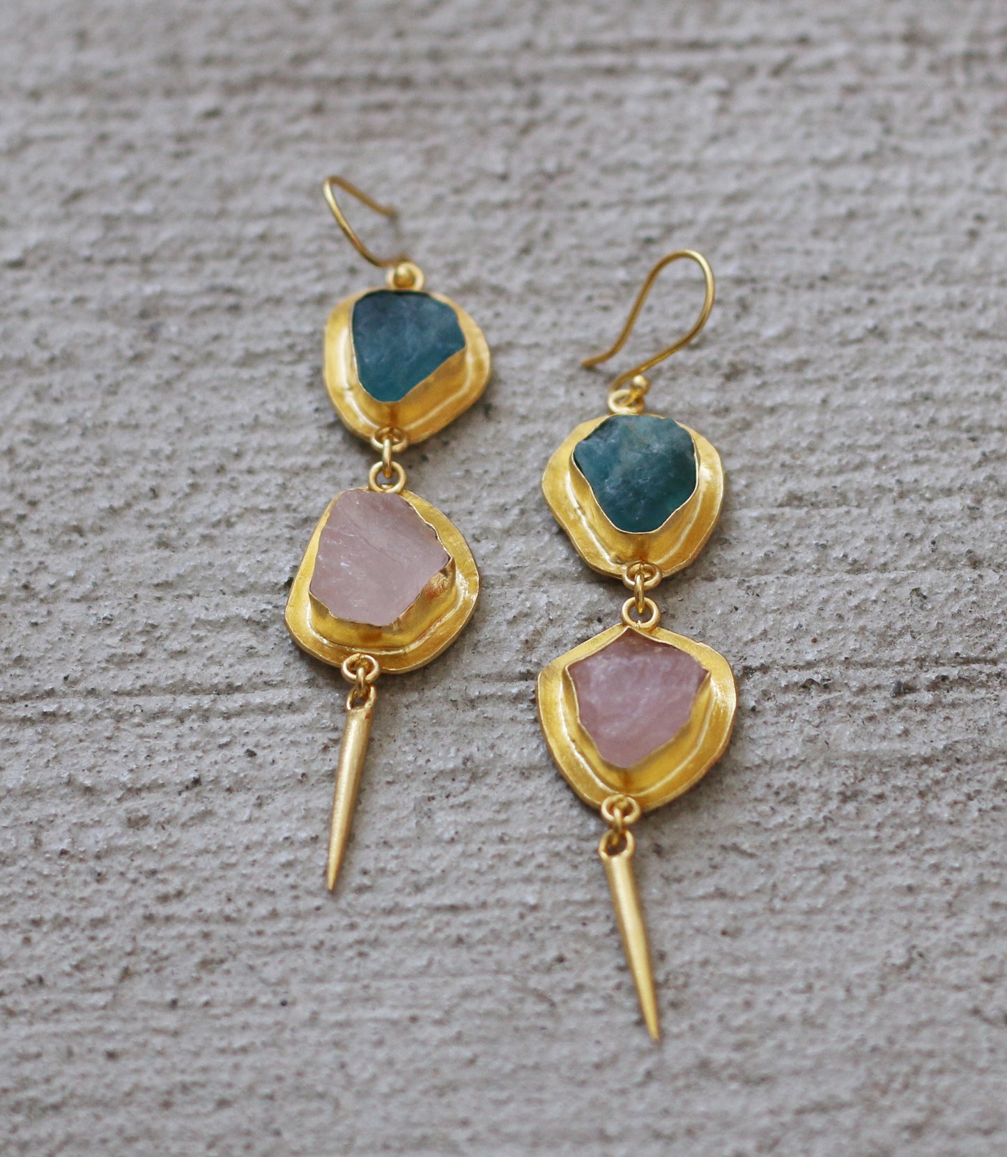 EDGE HOOK EARRINGS - The Glam Harbor