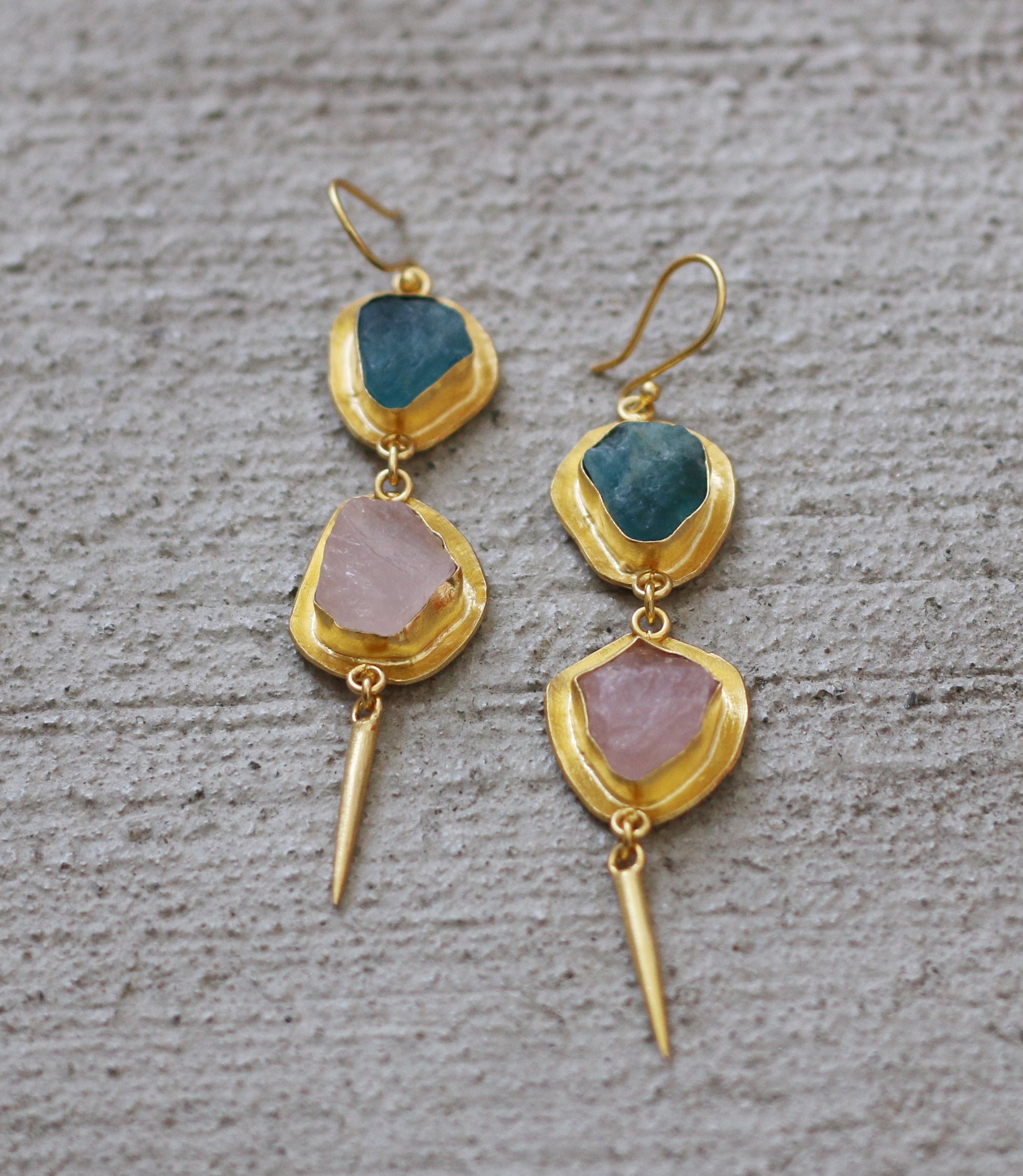 EDGE HOOK EARRINGS - The Glam Harbor