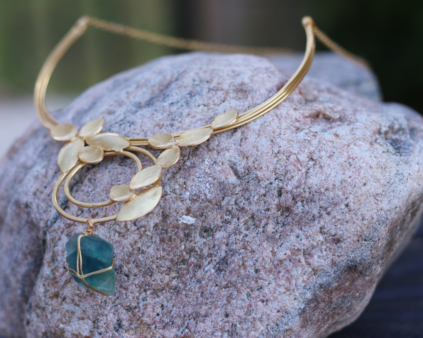 COIL LEAF CHOKER - The Glam Harbor