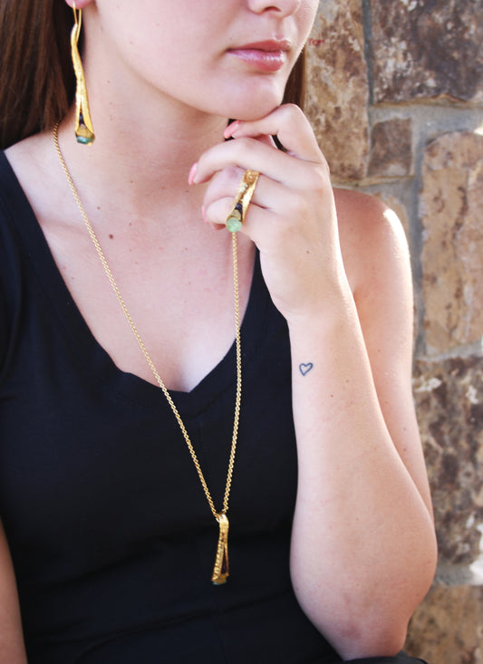 Nepenthes Pendant - The Glam Harbor