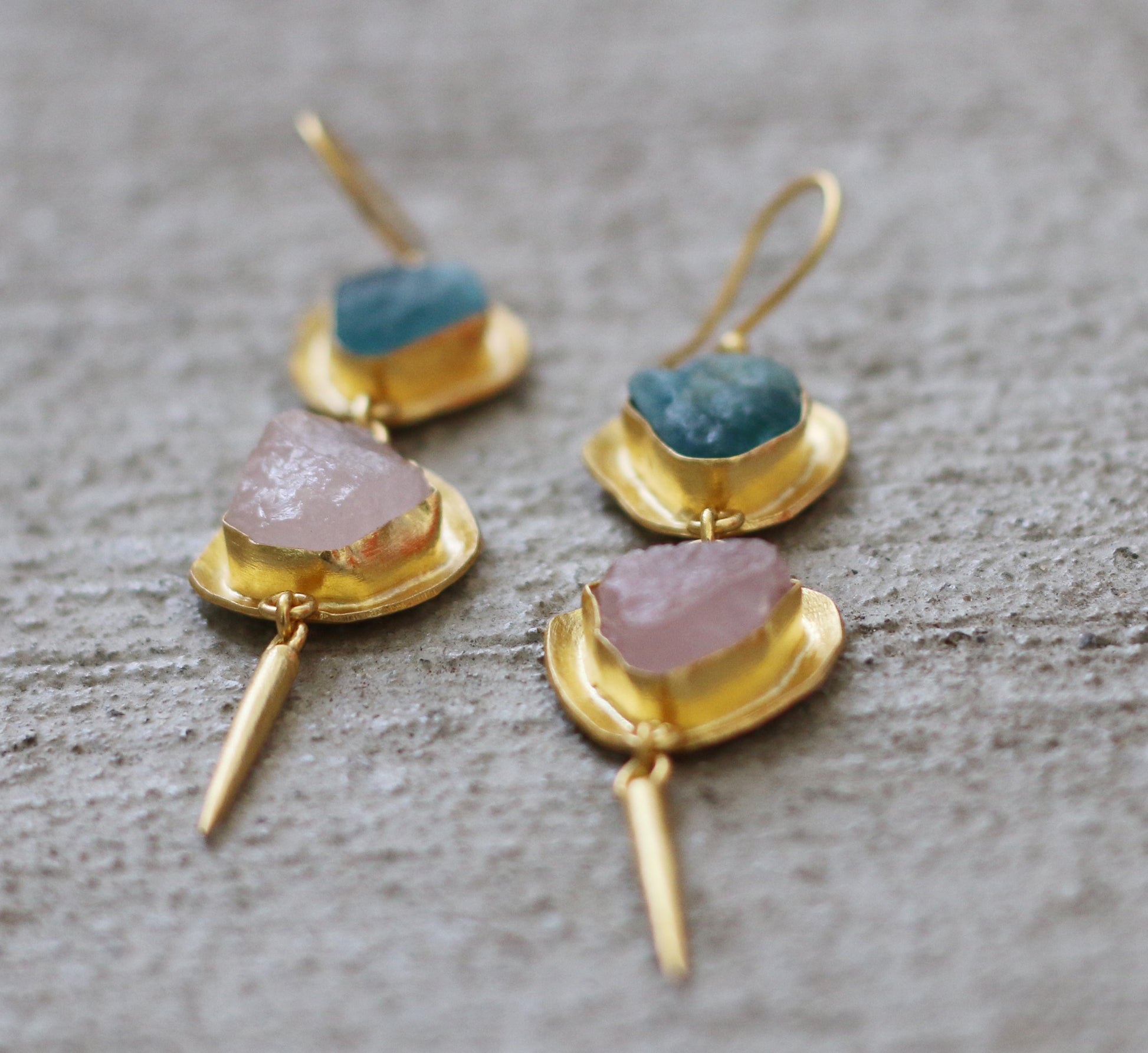 EDGE HOOK EARRINGS - The Glam Harbor