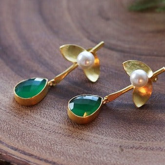 Pearl leaf drop earrings - The Glam Harbor